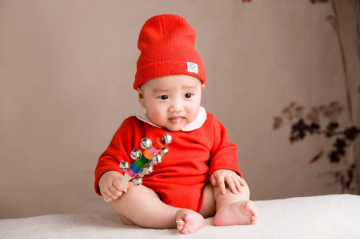 宜城宝宝几个月戴银手镯好